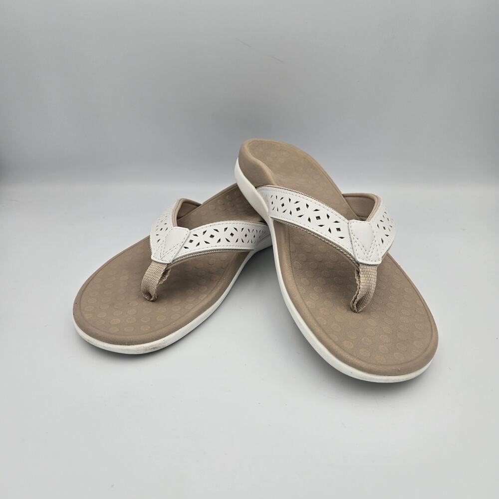 Vionic Tide Perf Sandals – Women’s 7 White Cutout Flip‑Flops Orthotic Support